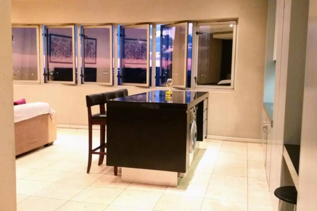 1007-Stunning Studio Apt With Incredible Joburg Views Γιοχάνεσμπουργκ Εξωτερικό φωτογραφία