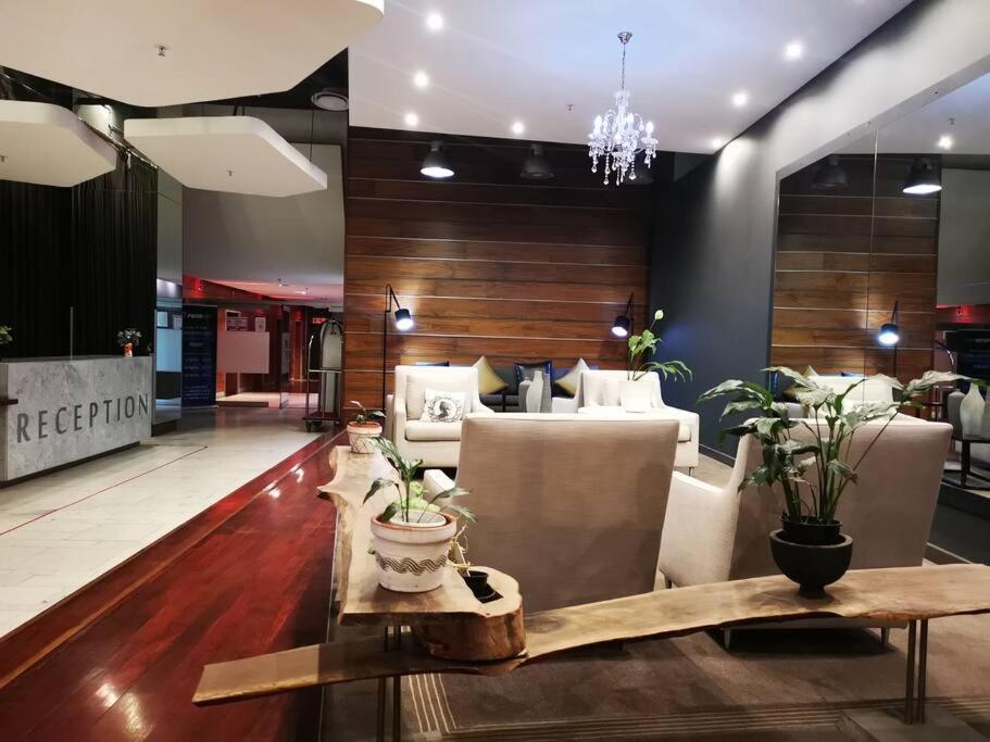 1007-Stunning Studio Apt With Incredible Joburg Views Γιοχάνεσμπουργκ Εξωτερικό φωτογραφία